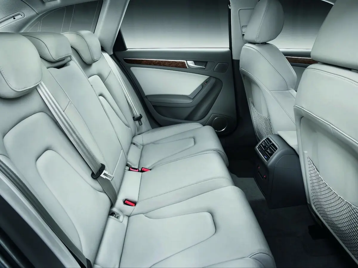 Audi A4 IV (B8) Универсал 5 дв. — 照片 10