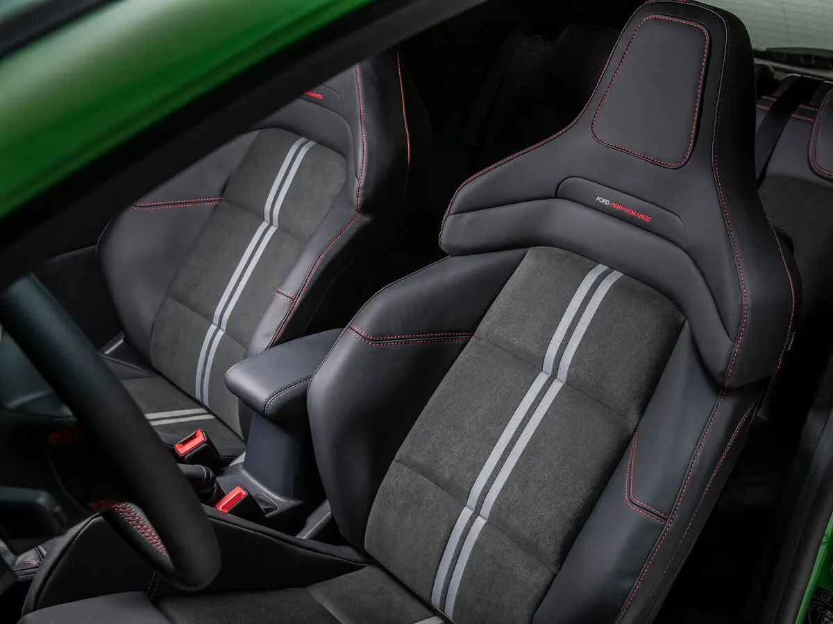 Ford Fiesta ST VII Рестайлинг Хэтчбек 3 дв. — сүрөт 8