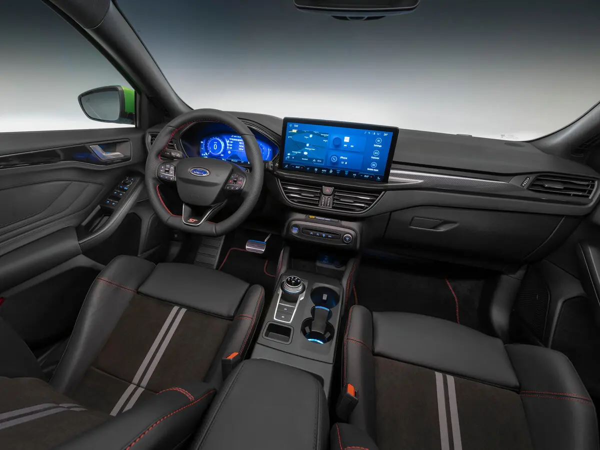 Ford Focus ST IV Рестайлинг Хэтчбек 5 дв. — сүрөт 6