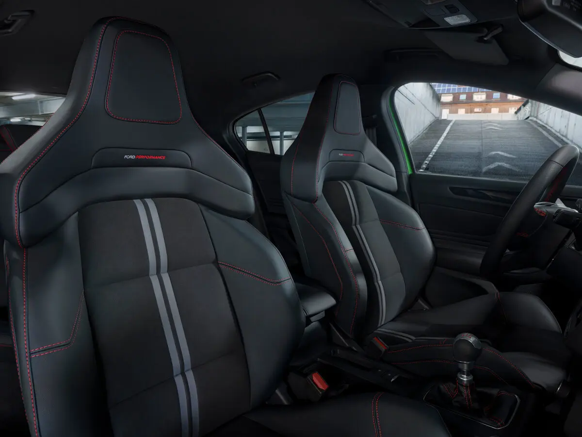 Ford Focus ST IV Рестайлинг Хэтчбек 5 дв. — сүрөт 9