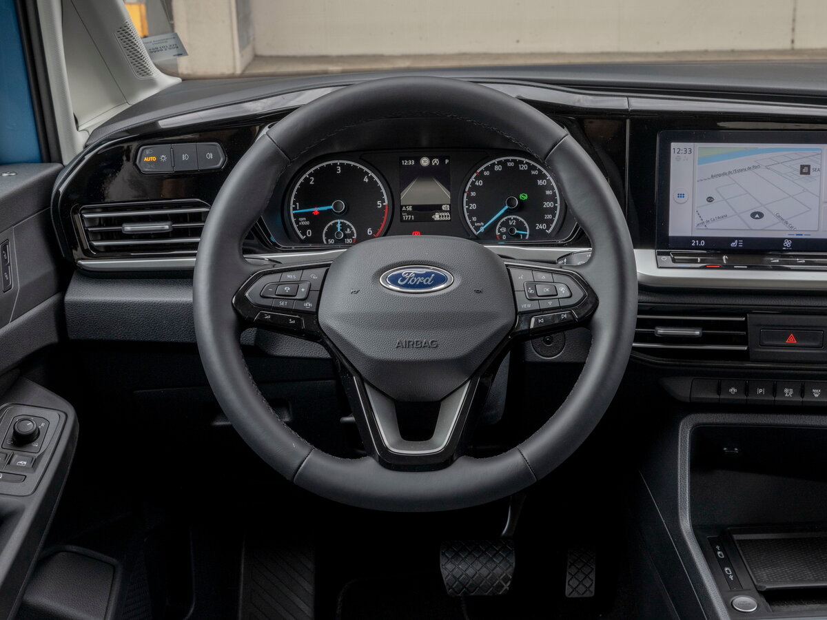 Ford Tourneo Connect III Компактвэн Grand — фото 5