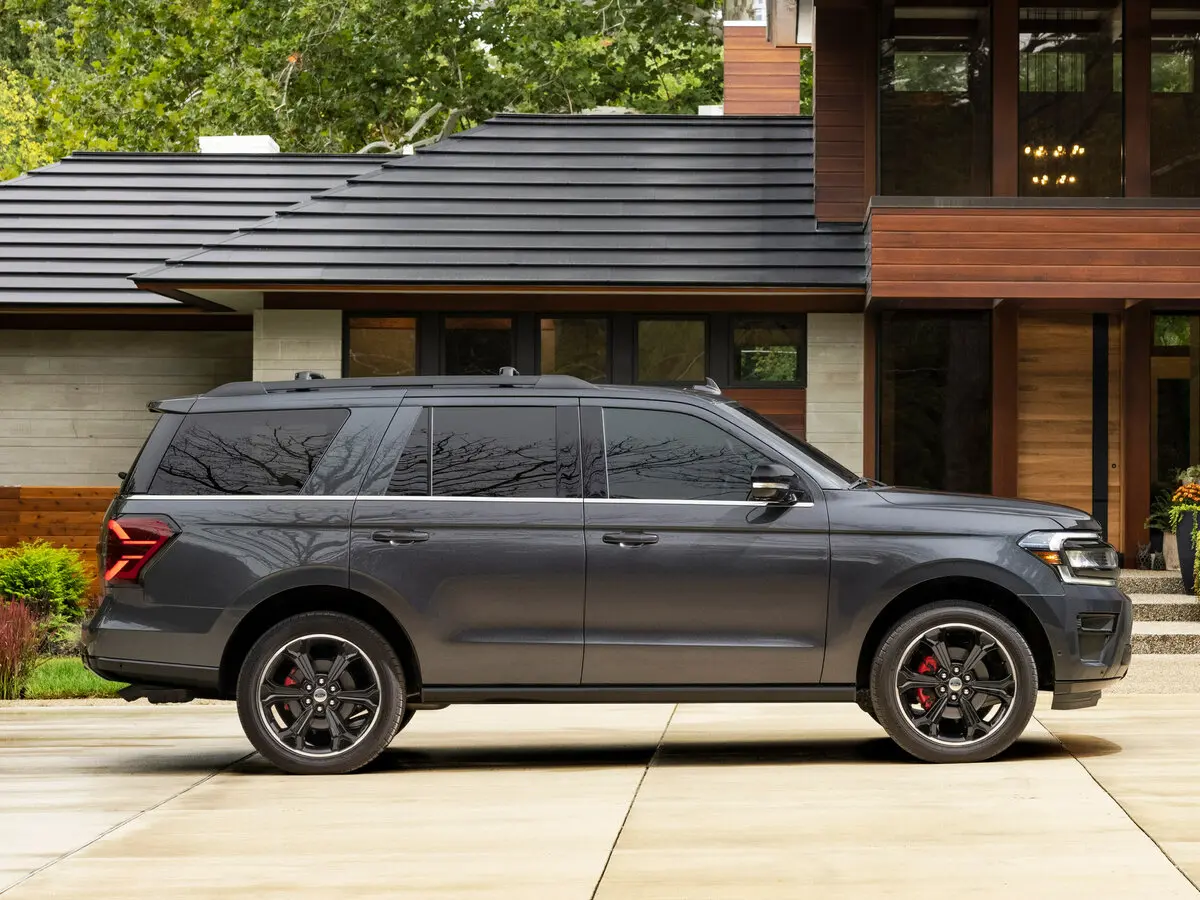 Ford Expedition IV Рестайлинг Внедорожник 5 дв. — photo 2