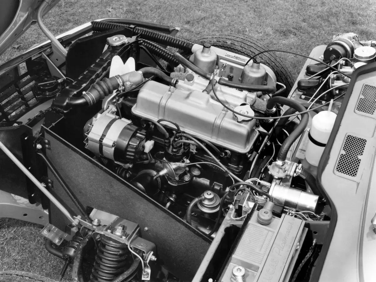 Triumph Spitfire 1500 Родстер — сүрөт 7