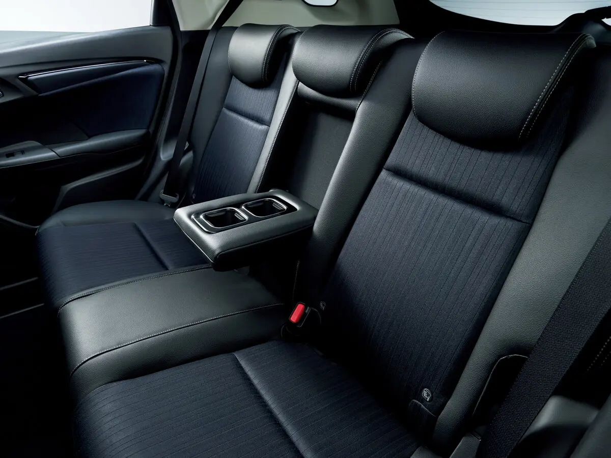 Honda Shuttle II Рестайлинг Универсал 5 дв. — сүрөт 8