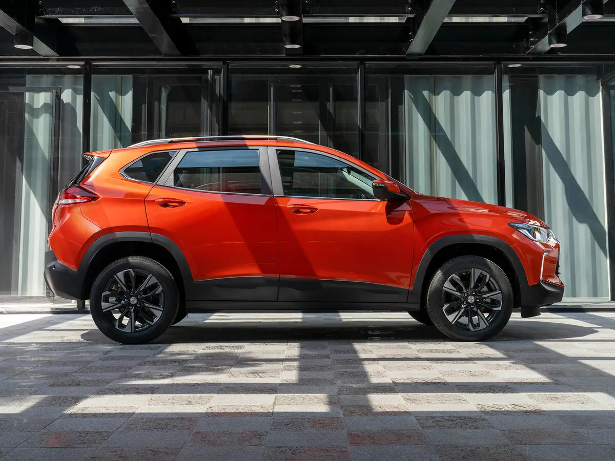 Chevrolet Tracker IV Внедорожник 5 дв. — photo 2