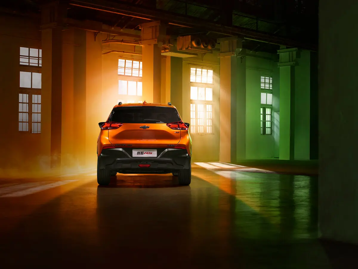 Chevrolet Tracker IV Внедорожник 5 дв. — photo 4