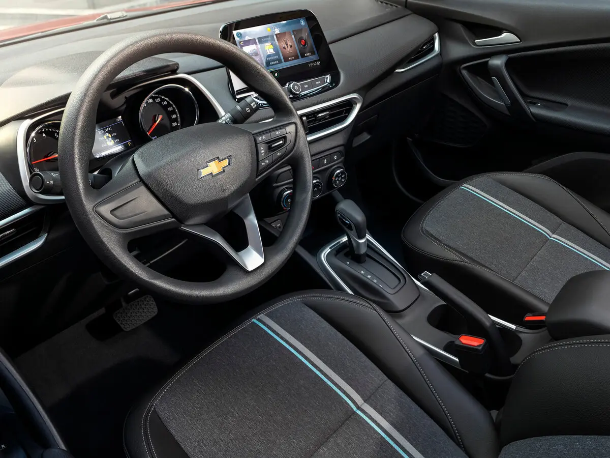 Chevrolet Tracker IV Внедорожник 5 дв. — photo 7