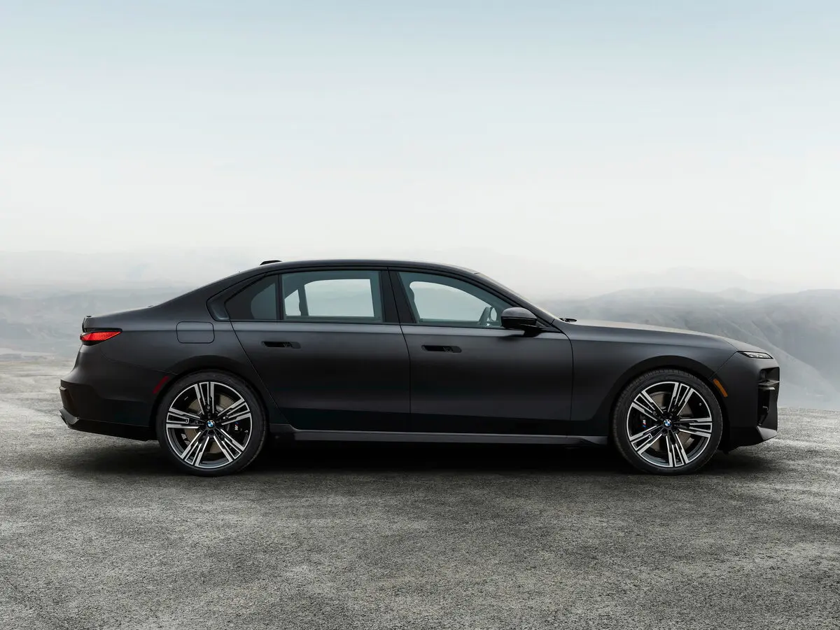 BMW 7 серии VII (G70) Седан — сүрөт 2