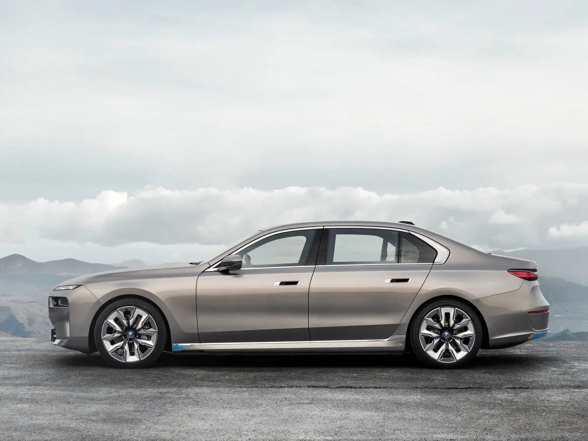 BMW i7 I (G70) Седан — сүрөт 2