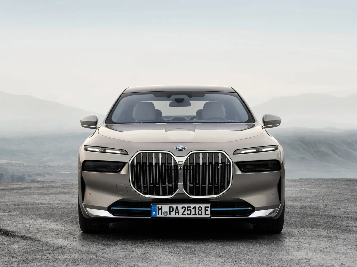 BMW i7 I (G70) Седан — сүрөт 3