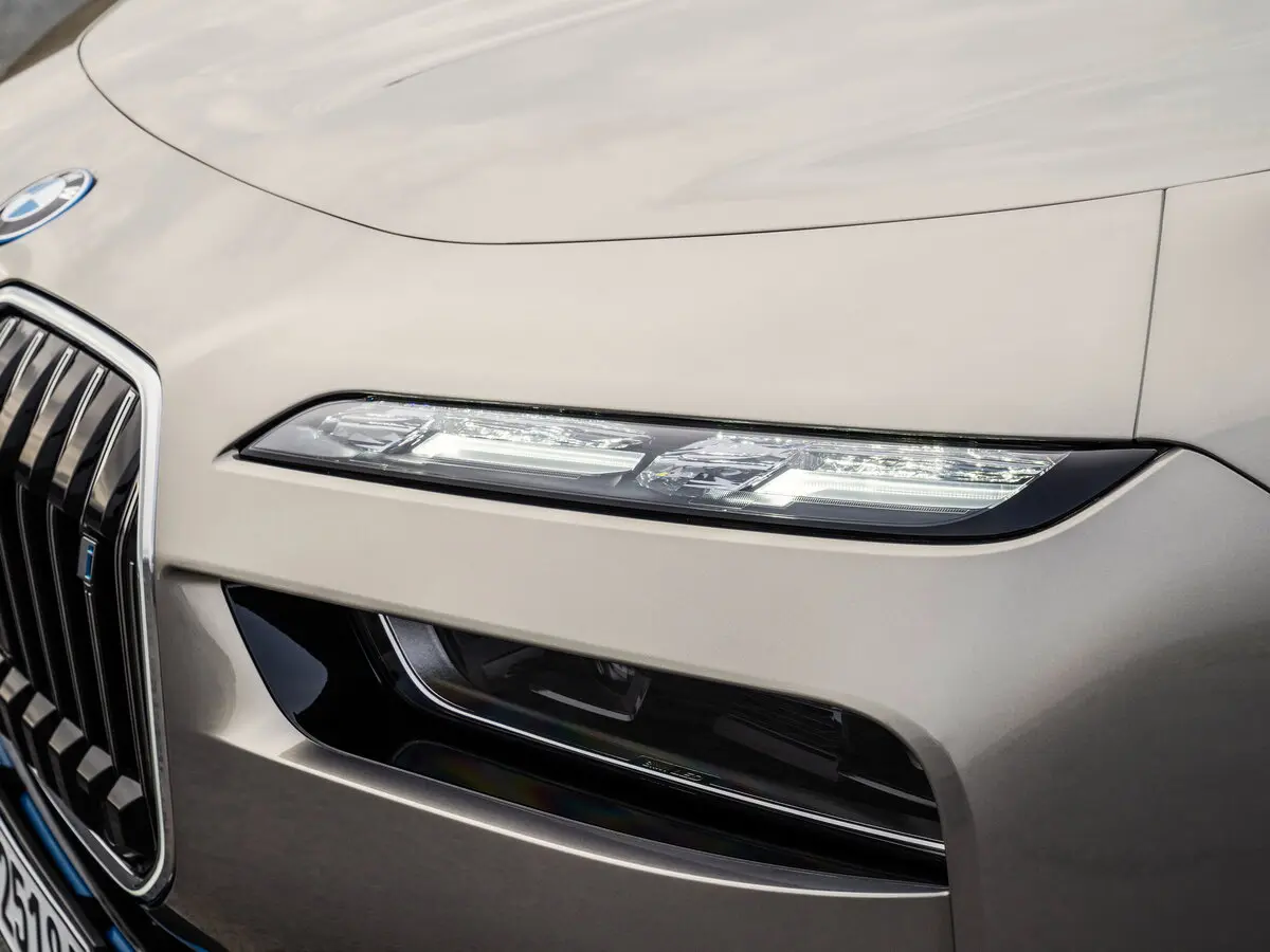 BMW i7 I (G70) Седан — сүрөт 11