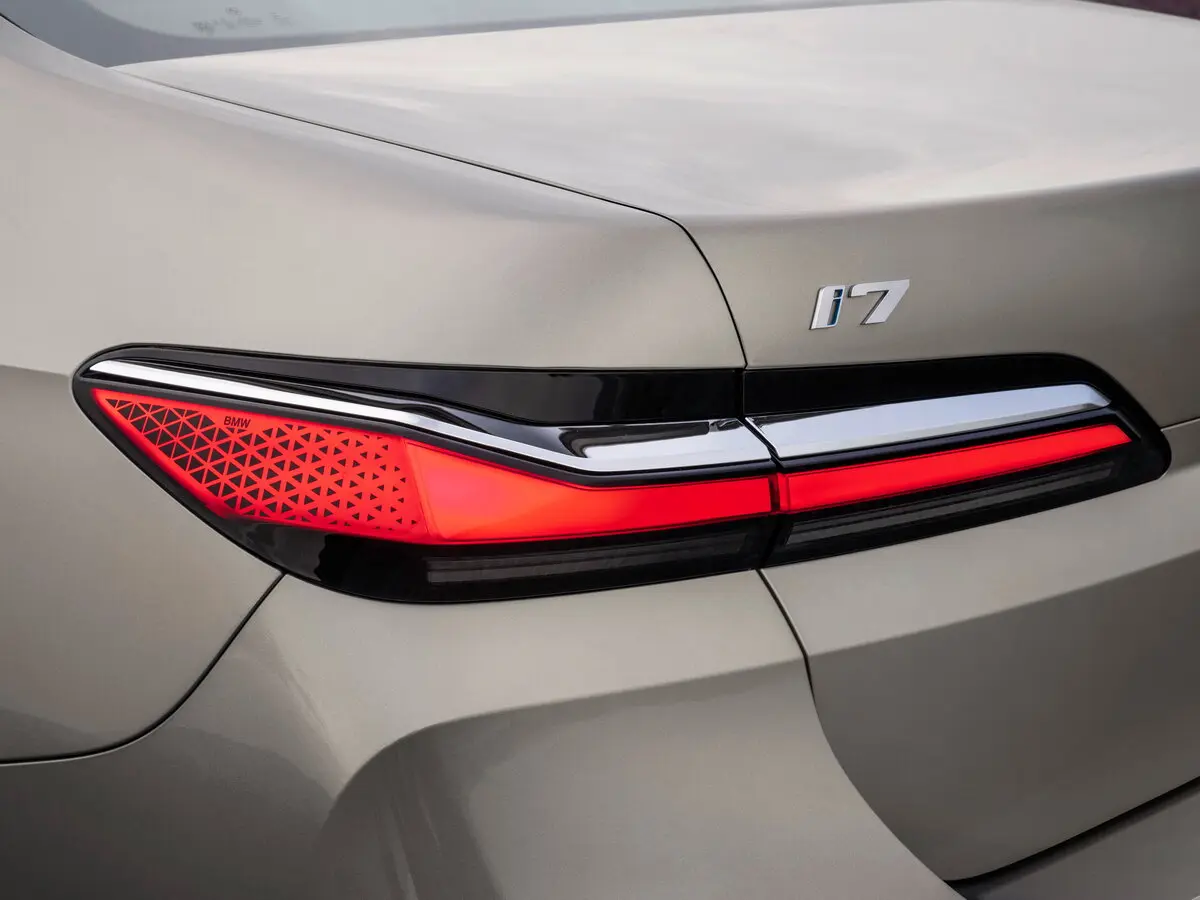 BMW i7 I (G70) Седан — сүрөт 12