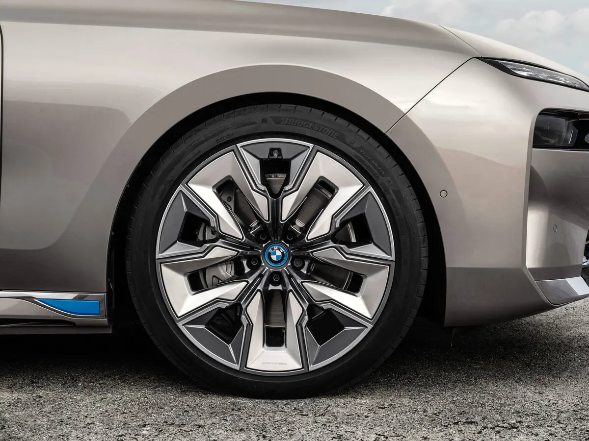 BMW i7 I (G70) Седан — сүрөт 15