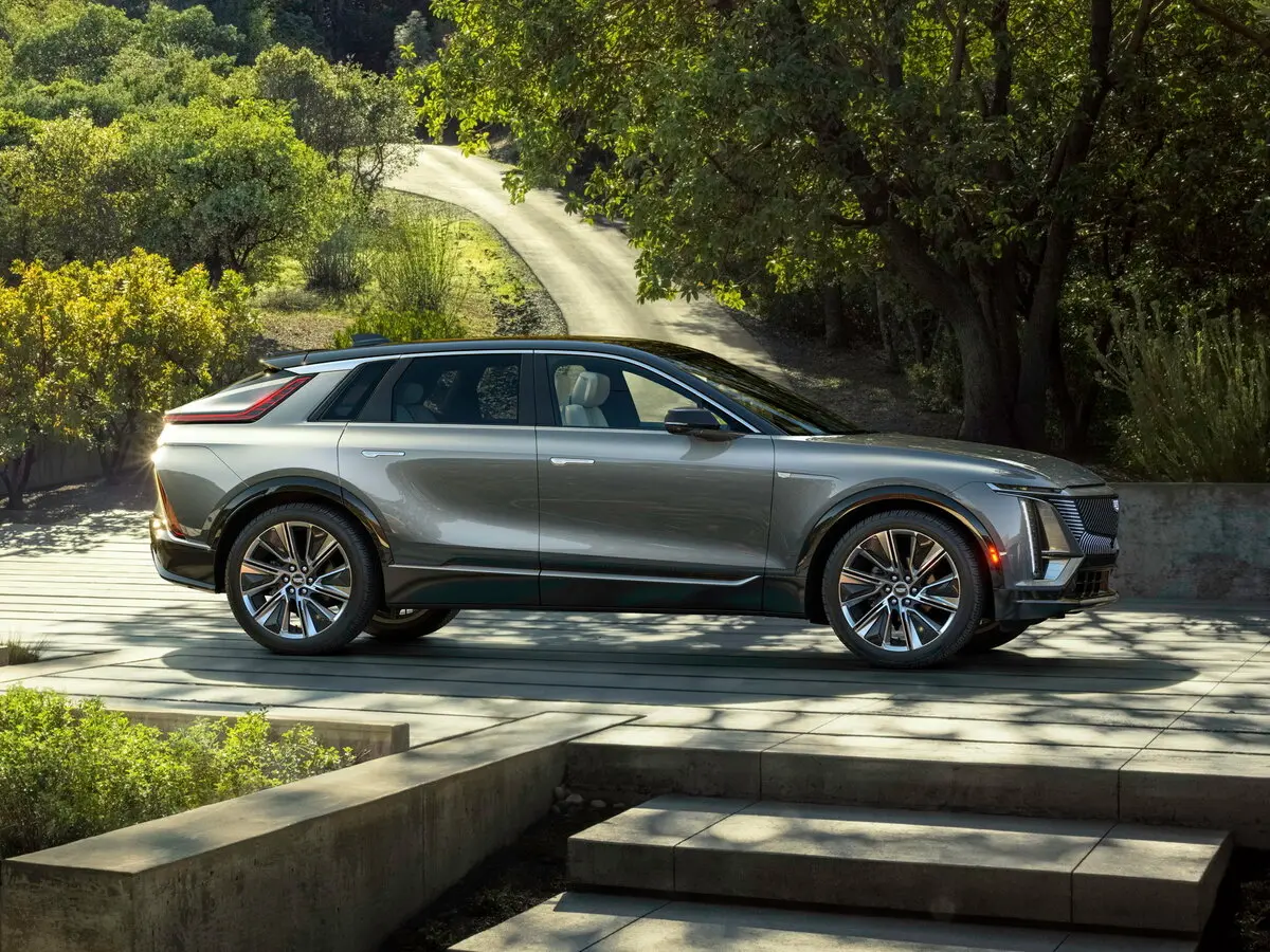 Cadillac Lyriq 2022 – н.в. Внедорожник 5 дв. — сүрөт 2