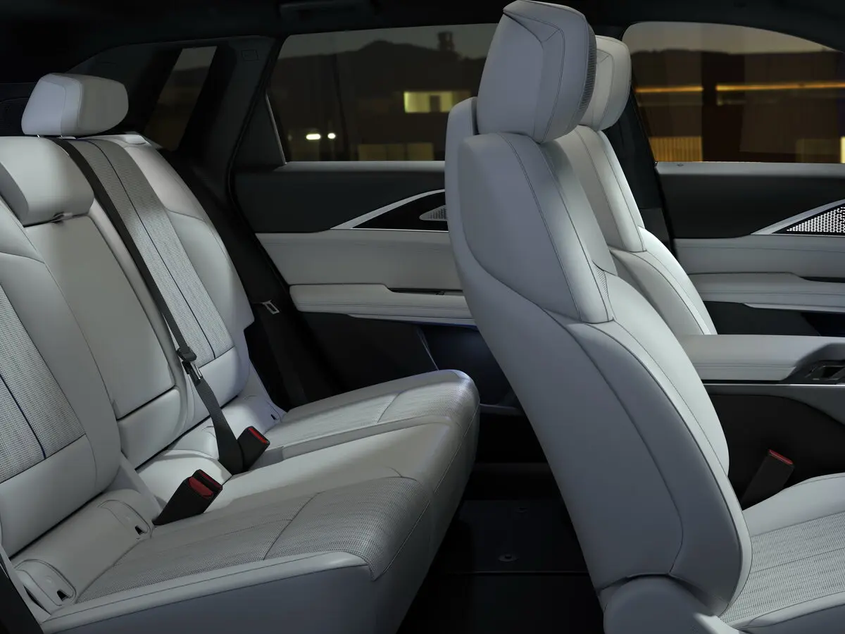 Cadillac Lyriq 2022 – н.в. Внедорожник 5 дв. — сүрөт 11
