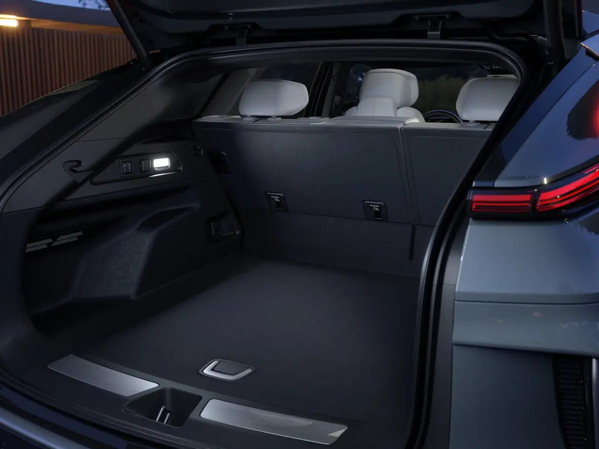 Cadillac Lyriq 2022 – н.в. Внедорожник 5 дв. — сүрөт 12
