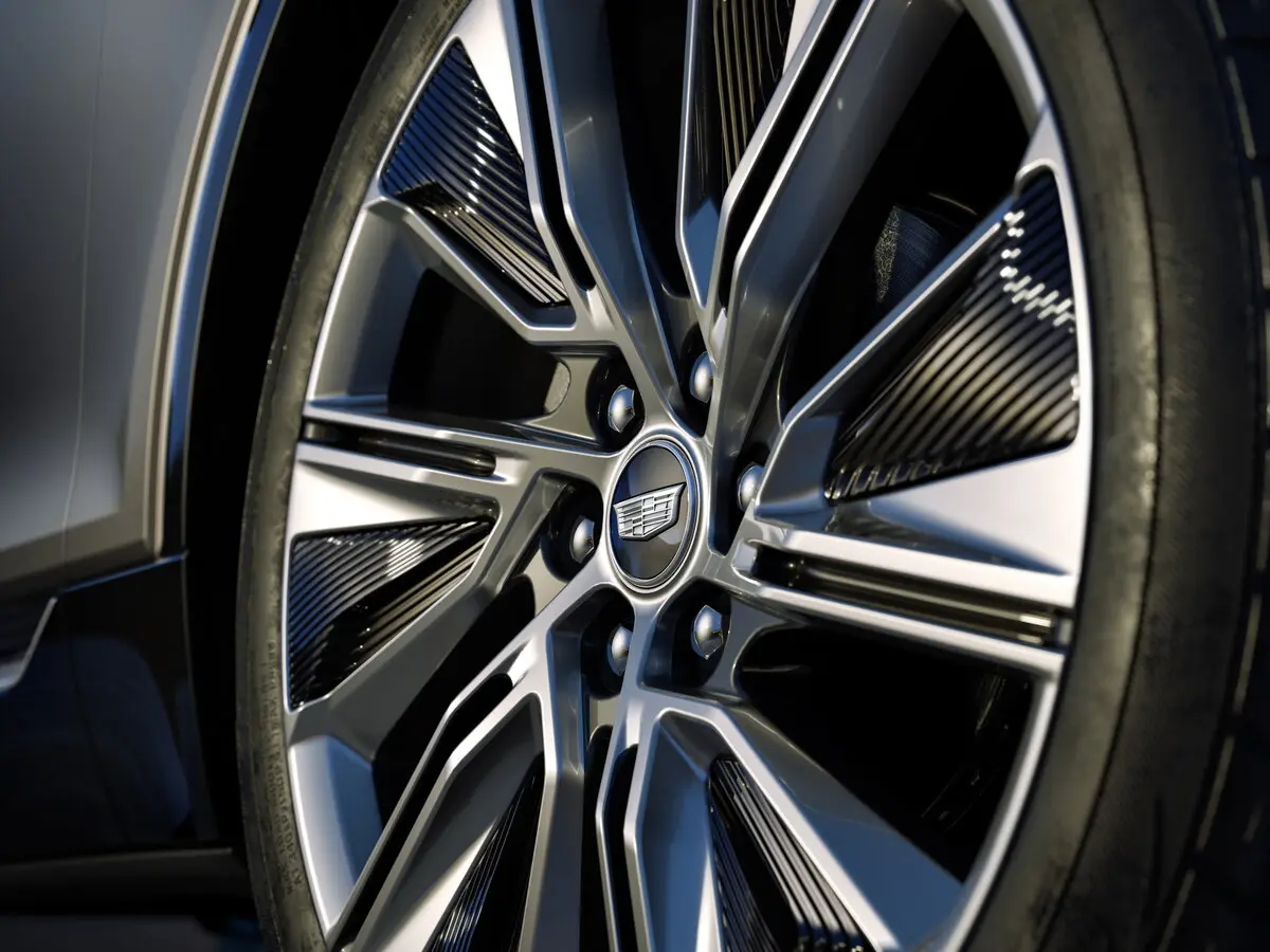 Cadillac Lyriq 2022 – н.в. Внедорожник 5 дв. — сүрөт 16