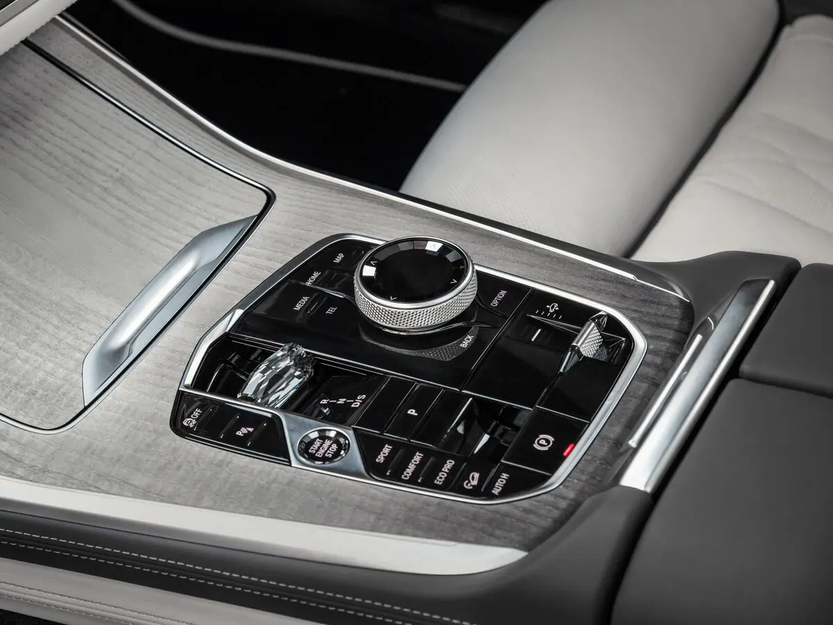 BMW X7 I (G07) Рестайлинг Внедорожник 5 дв. — фото 14