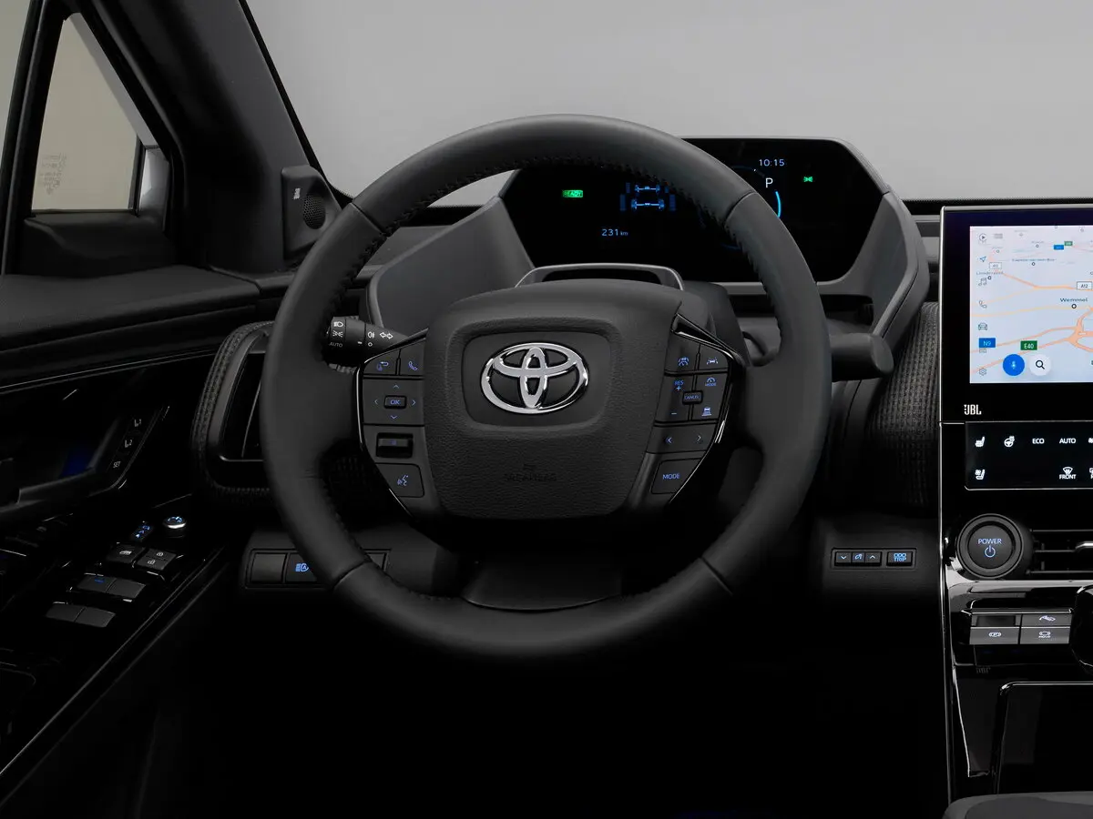 Toyota bZ4X I Внедорожник 5 дв. — фото 9