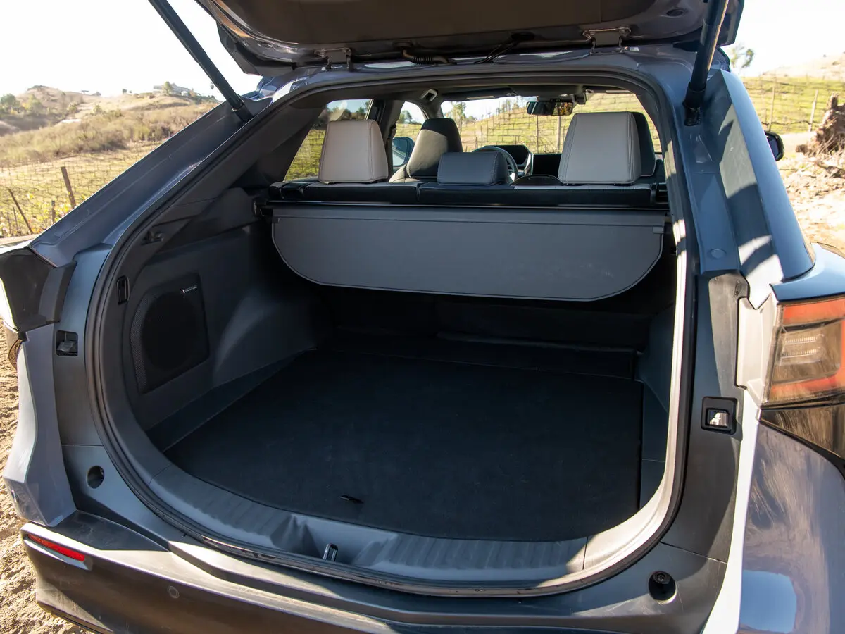 Subaru Solterra 2022 – 2025 Внедорожник 5 дв. — photo 12