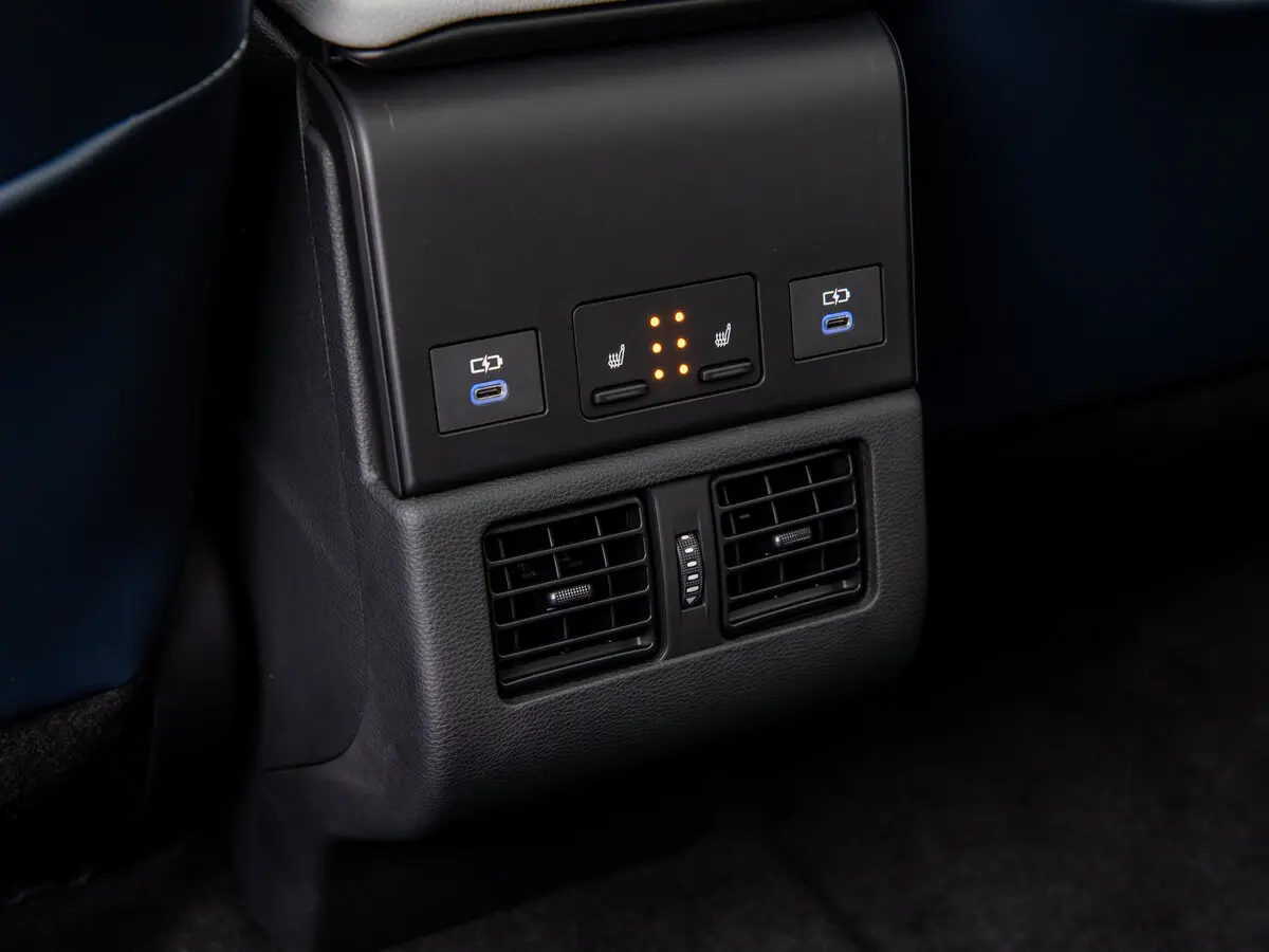 Subaru Solterra 2022 – 2025 Внедорожник 5 дв. — photo 16