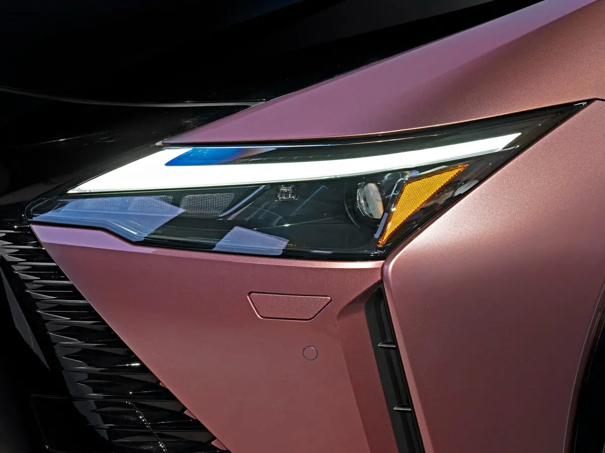 Lexus RZ 2022 – н.в. Внедорожник 5 дв. — сүрөт 15