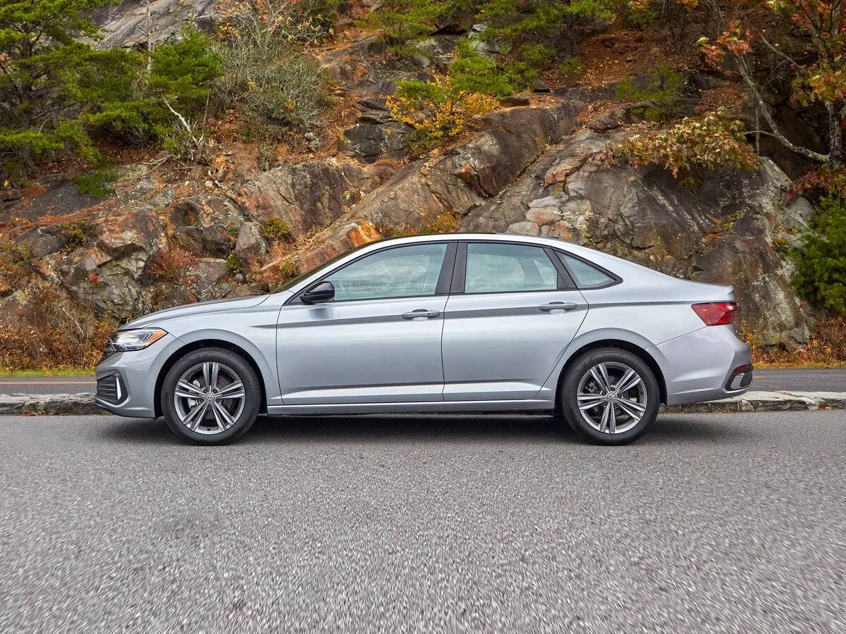 Volkswagen Jetta VII Рестайлинг Седан — фото 2