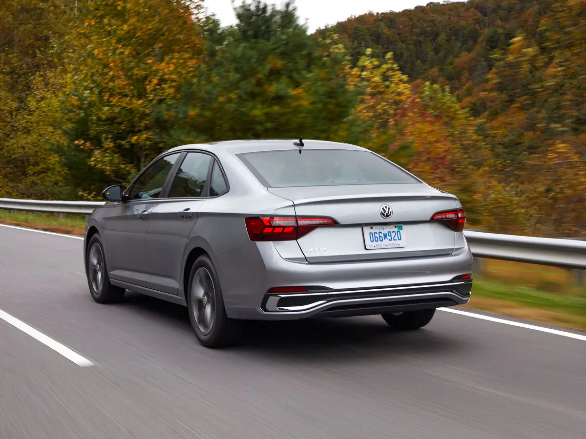 Volkswagen Jetta VII Рестайлинг Седан — фото 4