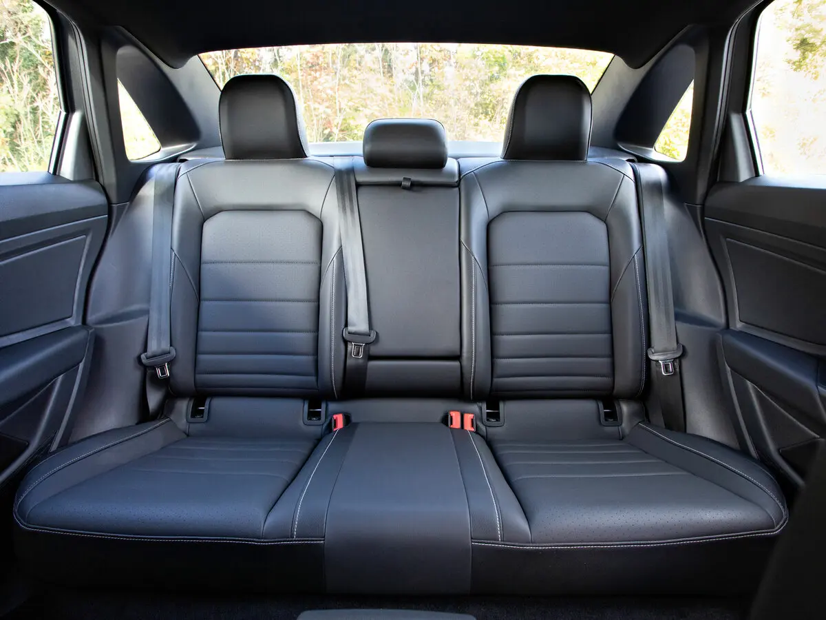 Volkswagen Jetta VII Рестайлинг Седан — фото 11