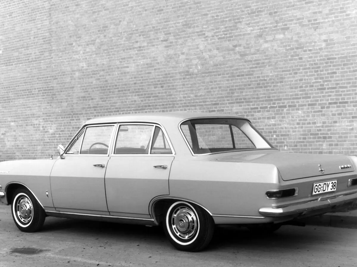 Opel Rekord A Седан — сүрөт 3