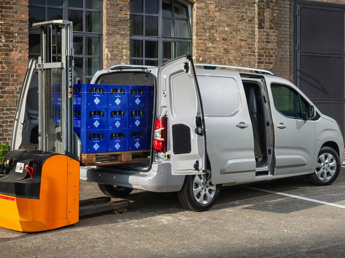 Opel Combo E Фургон XL — 照片 7