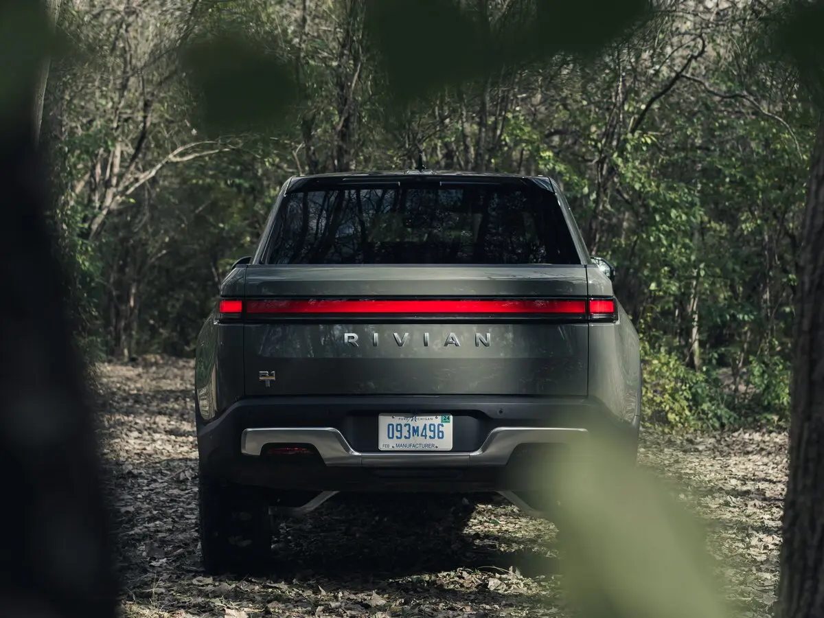 Rivian R1T 2021 – н.в. Пикап Двойная кабина — сүрөт 4