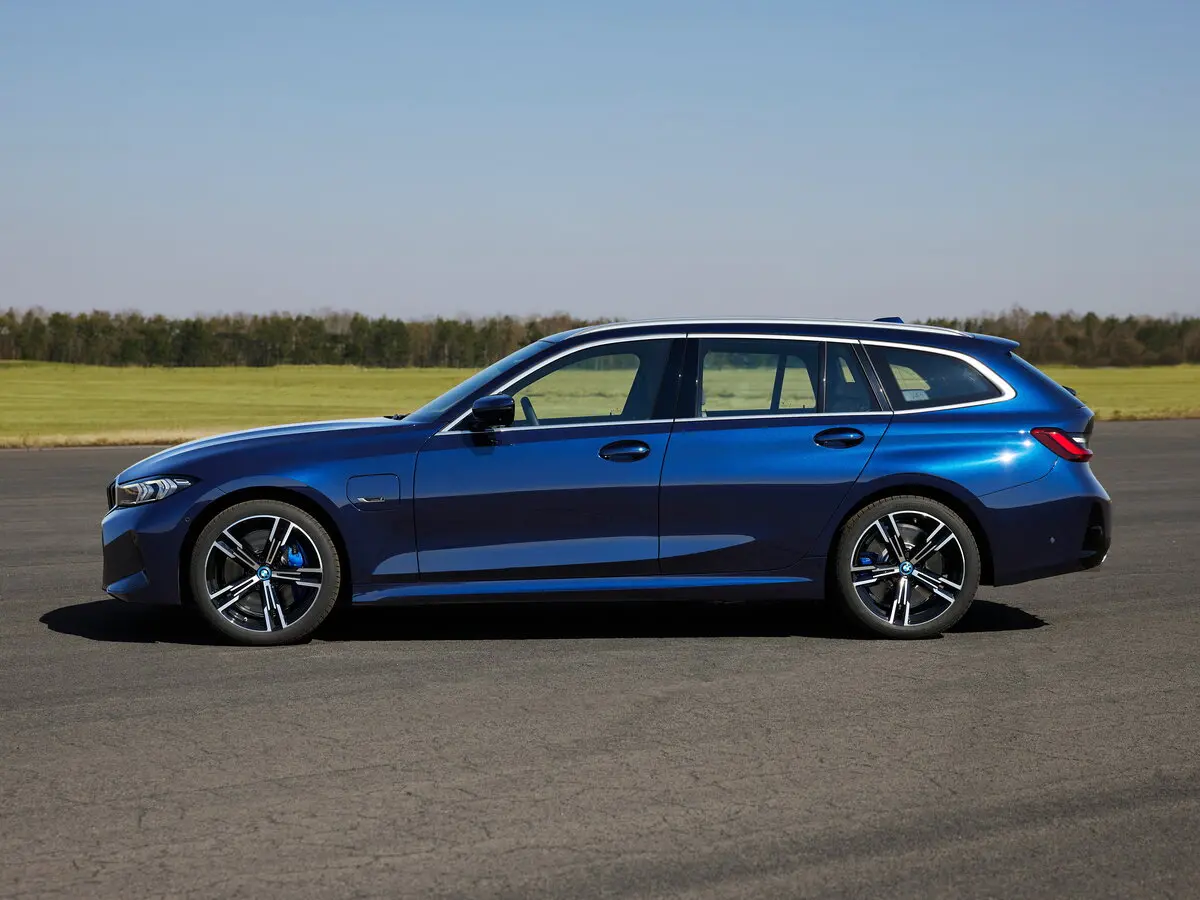 BMW 3 серии VII (G2x) Рестайлинг Универсал 5 дв. — сүрөт 2