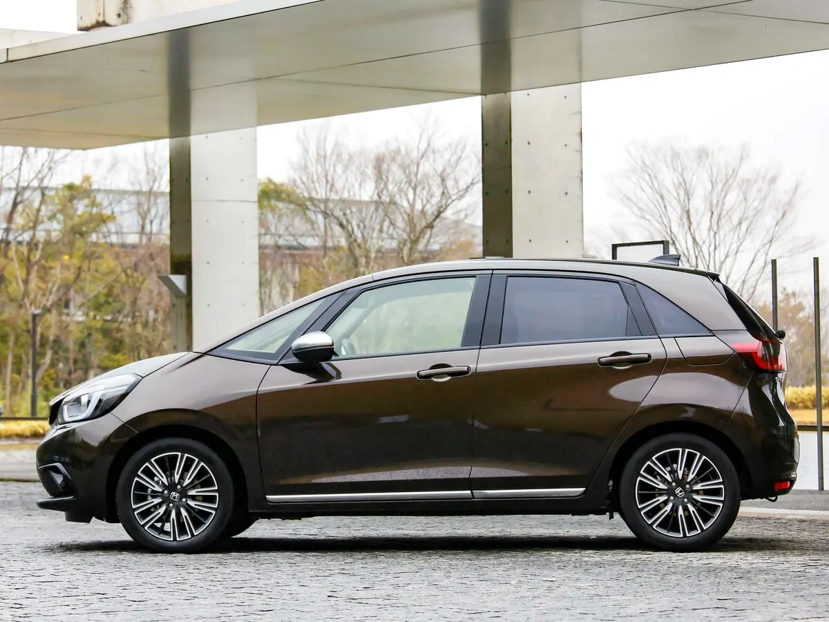 Honda Fit IV Хэтчбек 5 дв. — фото 2