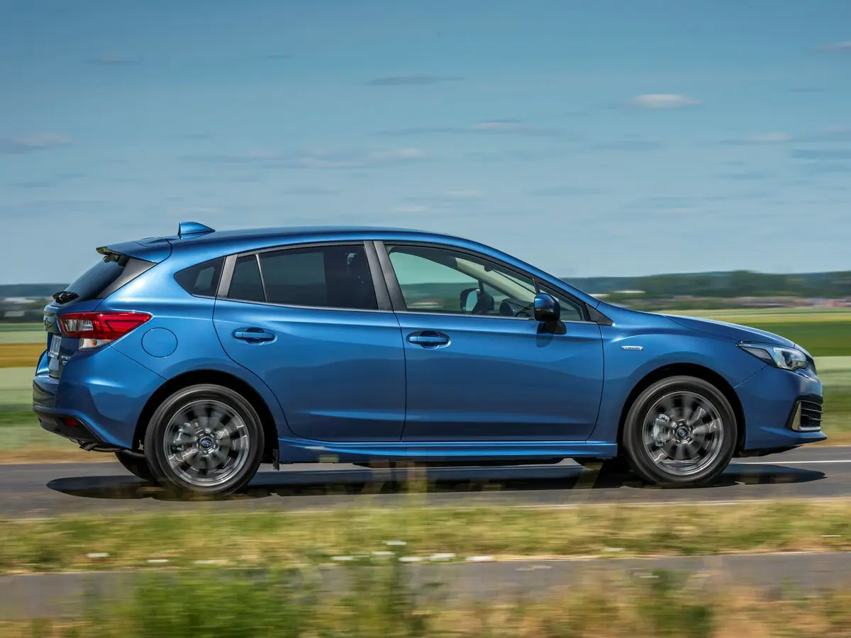 Subaru Impreza V Рестайлинг Хэтчбек 5 дв. — фото 2