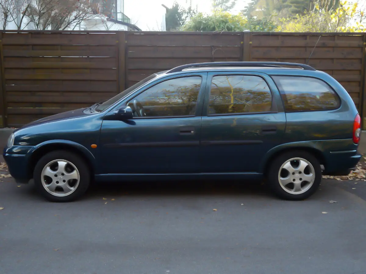 Opel Corsa B Универсал 5 дв. — photo 2