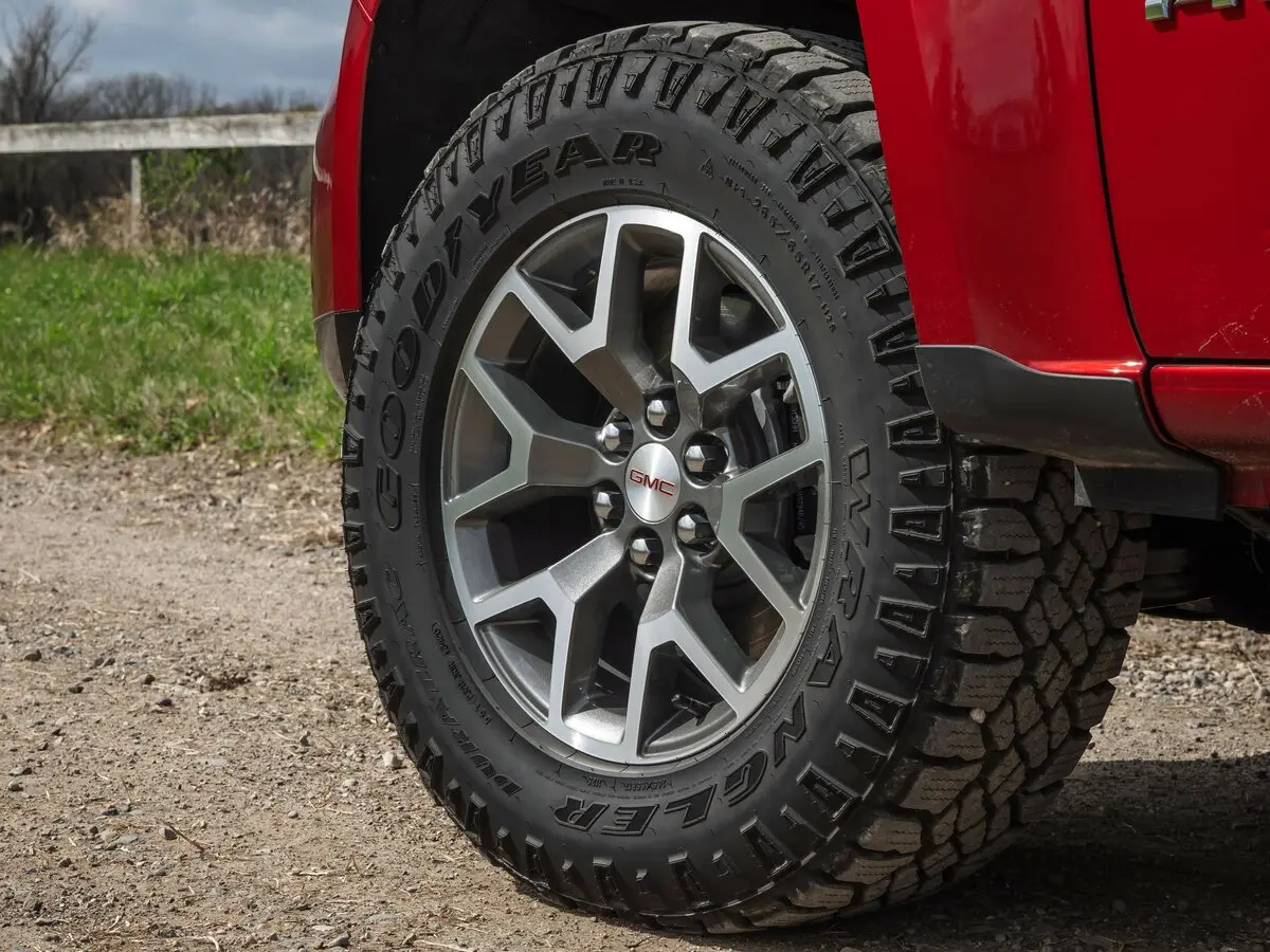GMC Canyon II Рестайлинг Пикап Двойная кабина — сүрөт 17