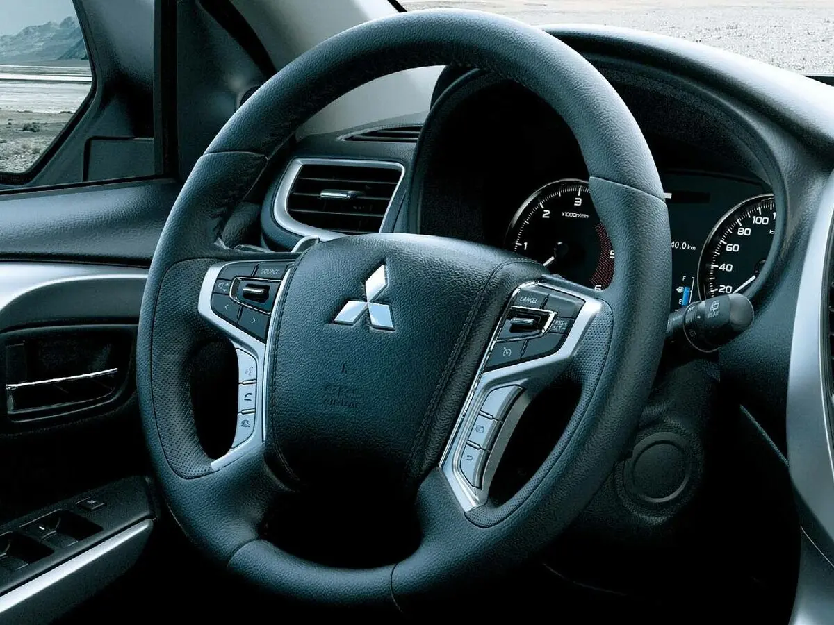 Mitsubishi Montero Sport III Внедорожник 5 дв. — фото 4