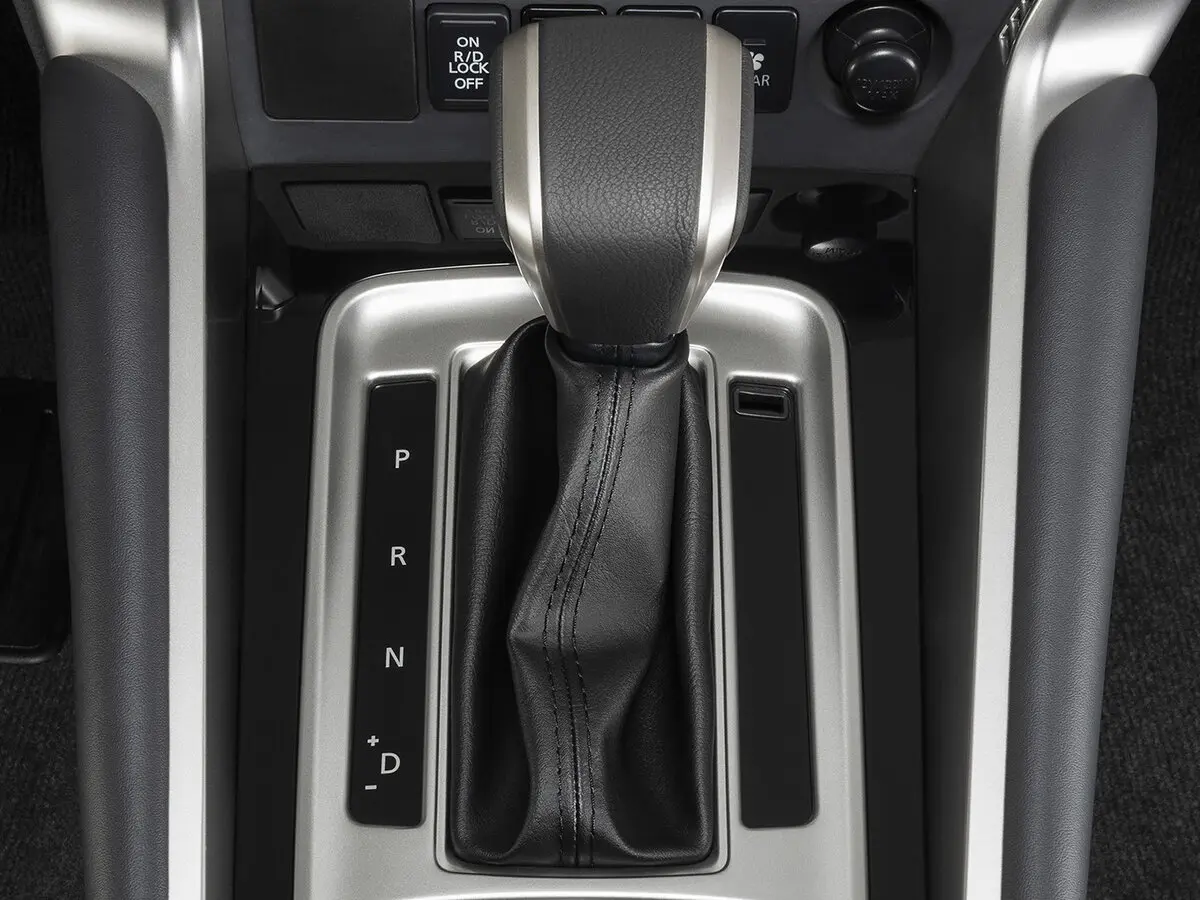 Mitsubishi Montero Sport III Внедорожник 5 дв. — фото 6