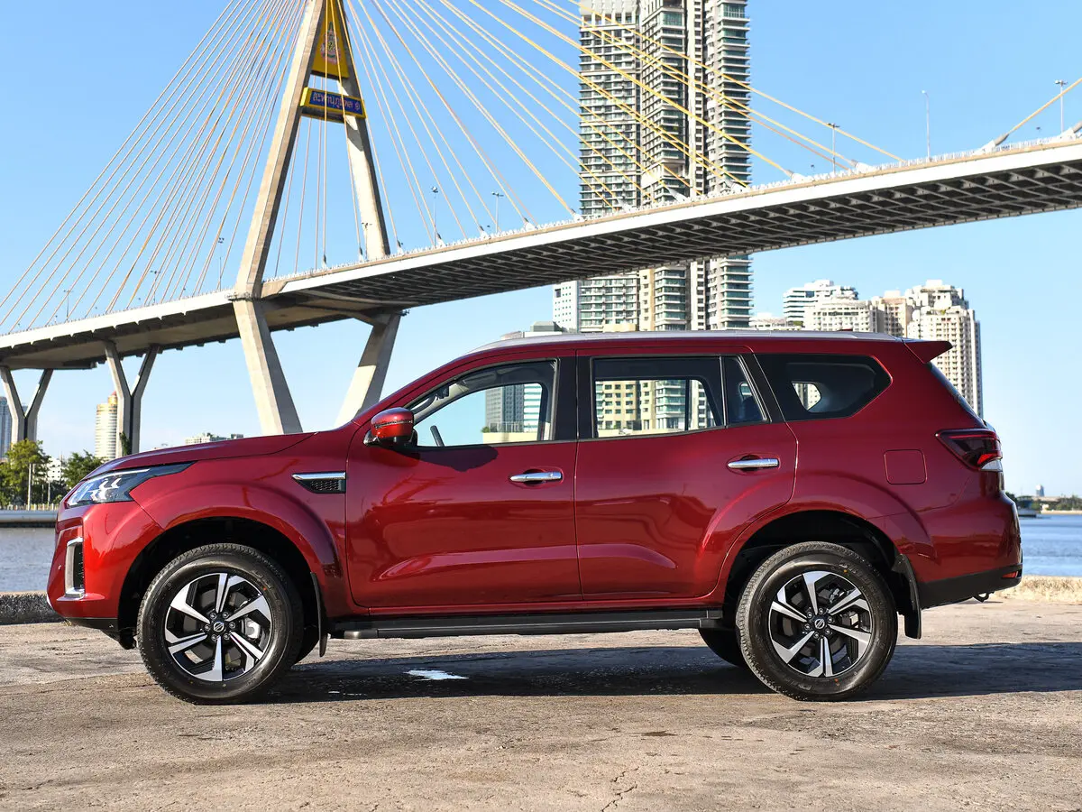 Nissan Terra I Рестайлинг Внедорожник 5 дв. — 照片 2