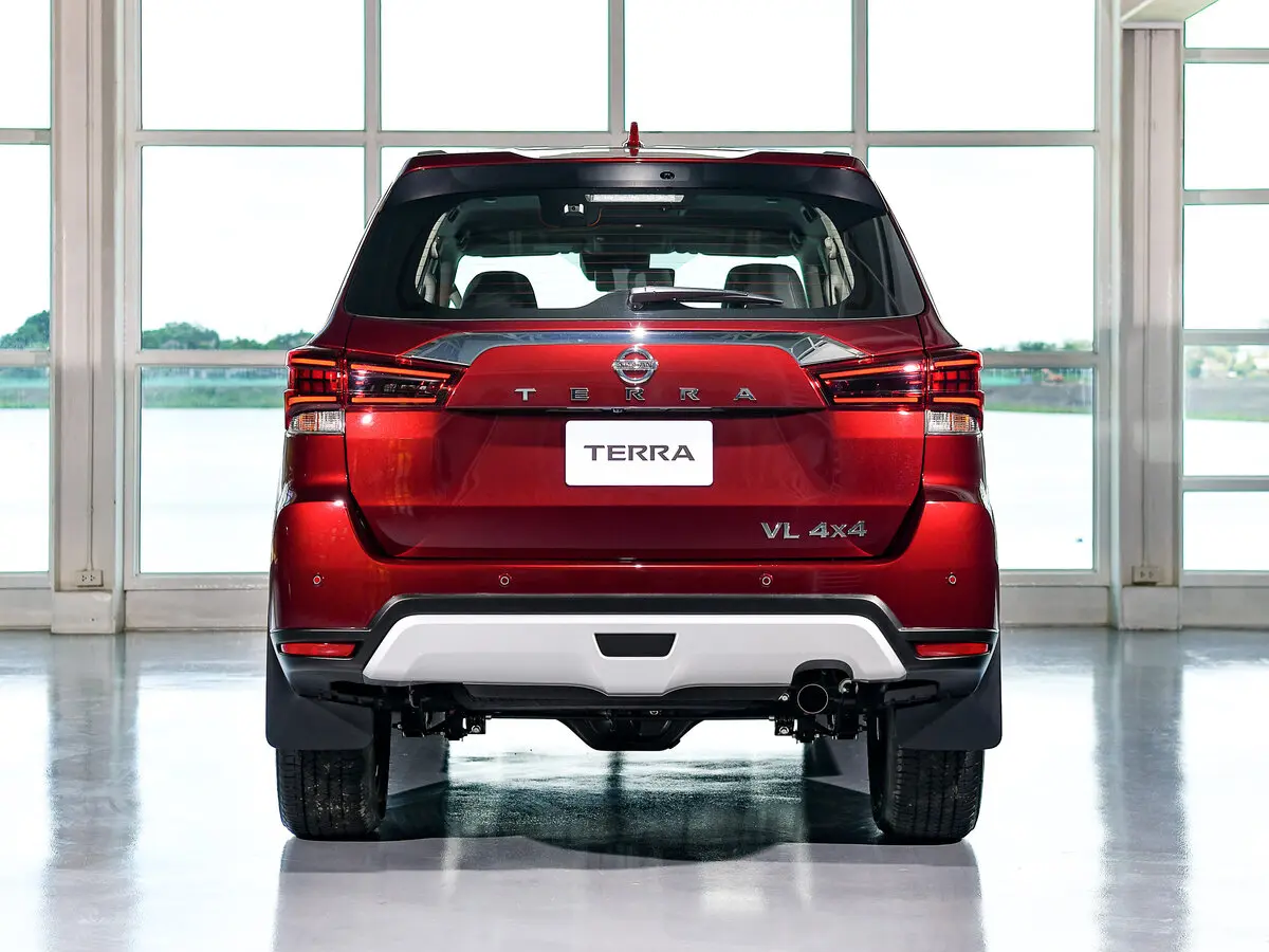 Nissan Terra I Рестайлинг Внедорожник 5 дв. — 照片 4