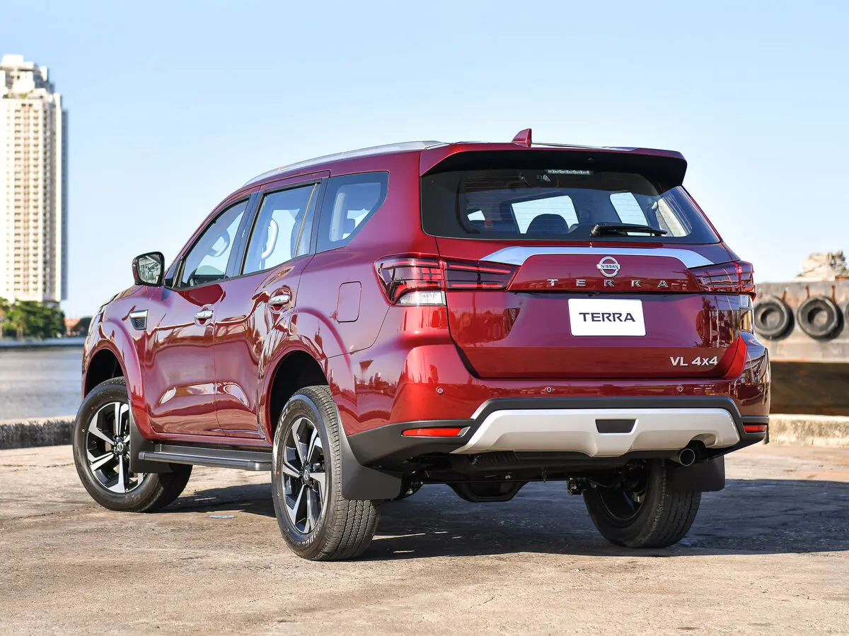 Nissan Terra I Рестайлинг Внедорожник 5 дв. — 照片 5