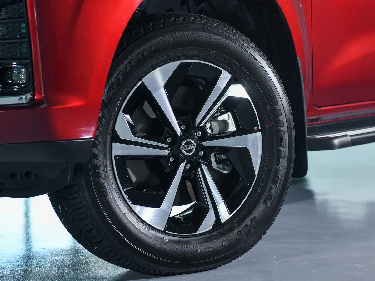 Nissan Terra I Рестайлинг Внедорожник 5 дв. — 照片 15