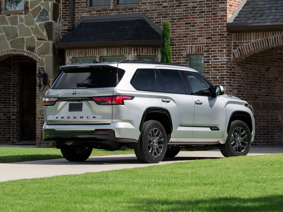 Toyota Sequoia III Внедорожник 5 дв. — фото 5