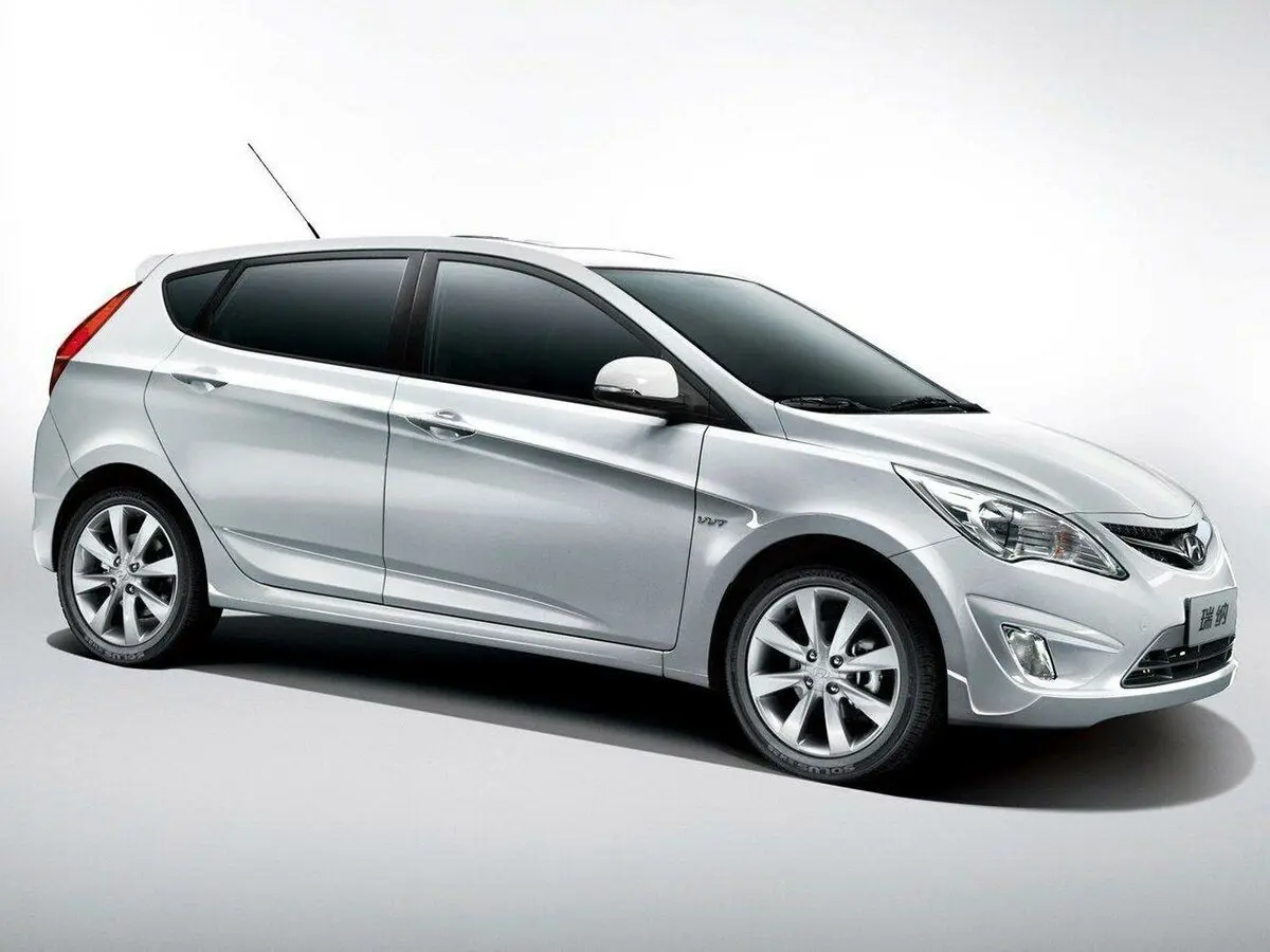 Hyundai Verna III Хэтчбек 5 дв. — сүрөт 2