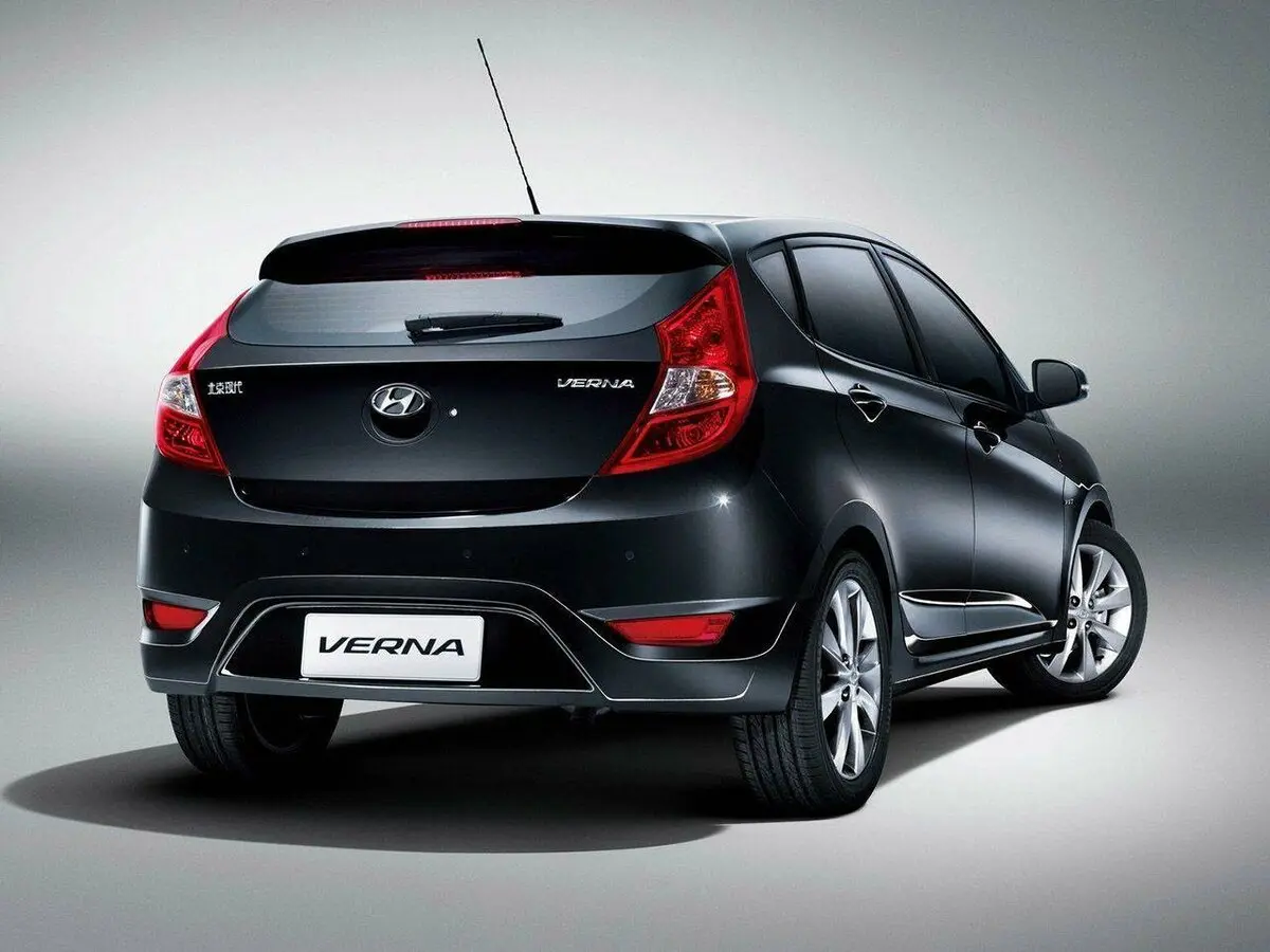 Hyundai Verna III Хэтчбек 5 дв. — сүрөт 3
