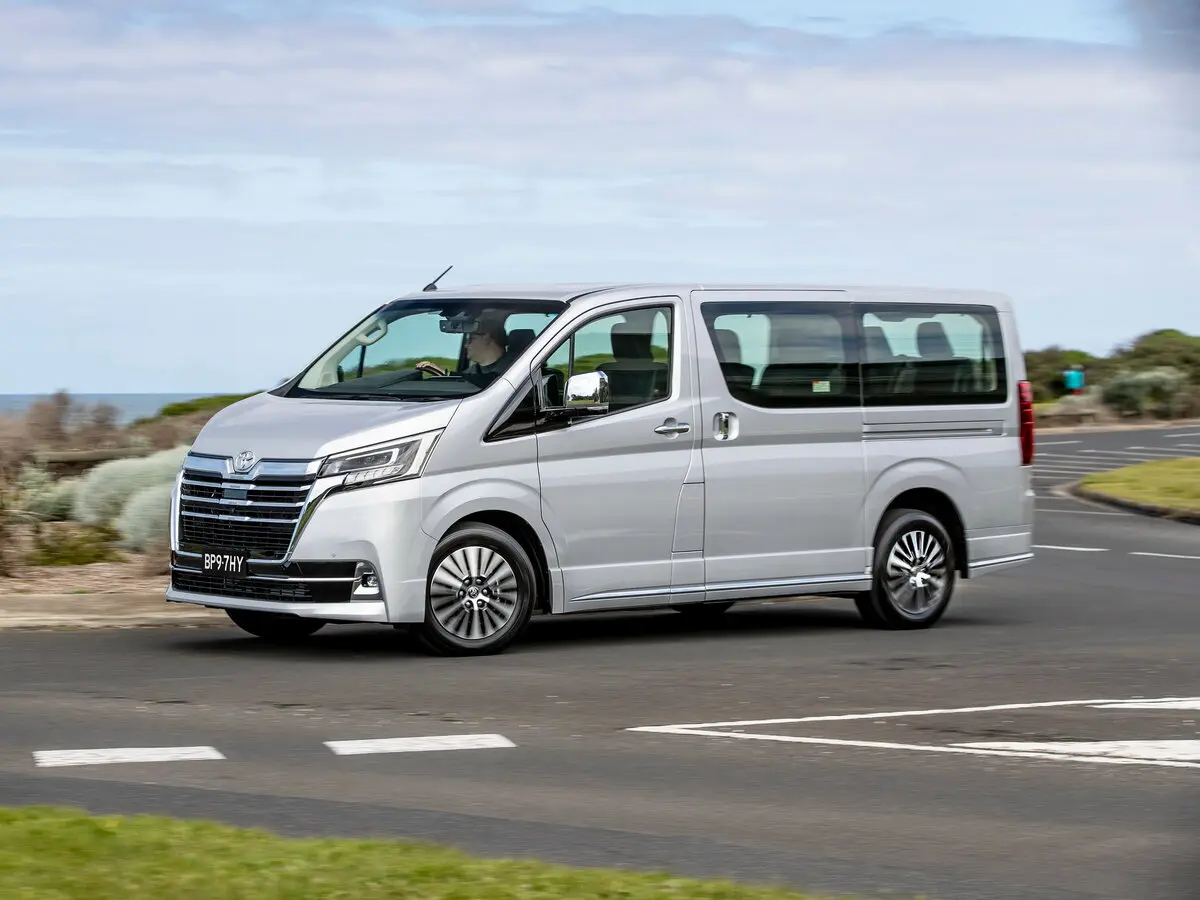 Toyota Granvia II Минивэн — сүрөт 2