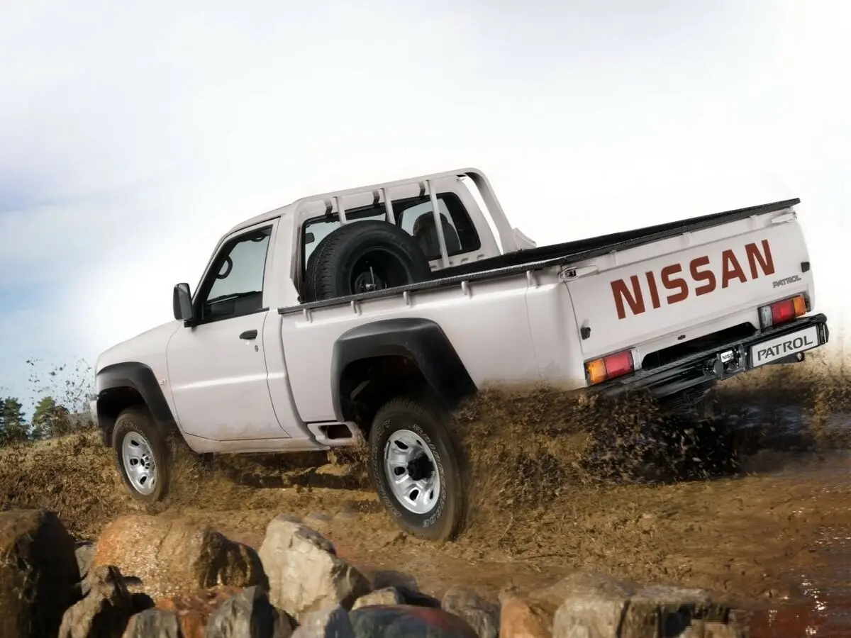 Nissan Patrol V (Y61) Рестайлинг Пикап Одинарная кабина — photo 5