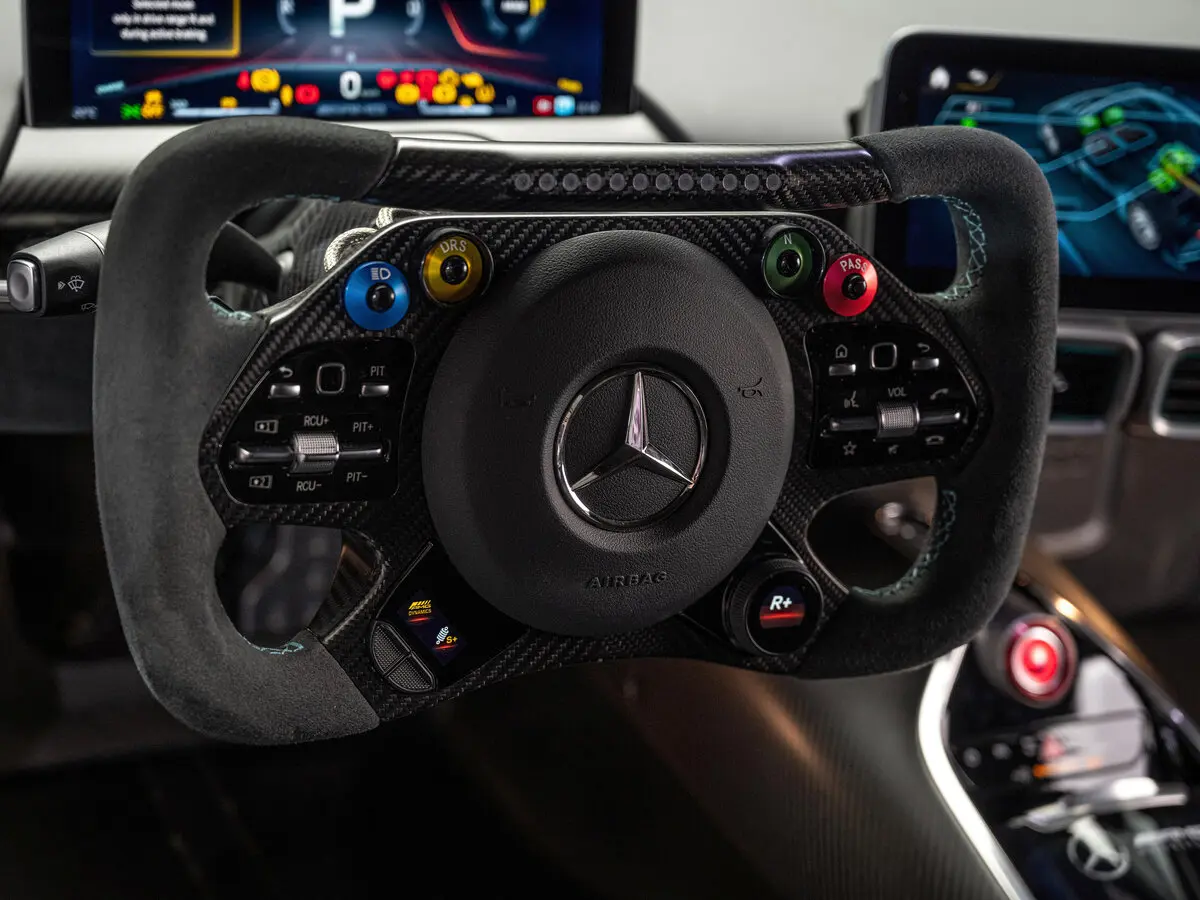 Mercedes-Benz AMG ONE 2022 – н.в. Купе — photo 8