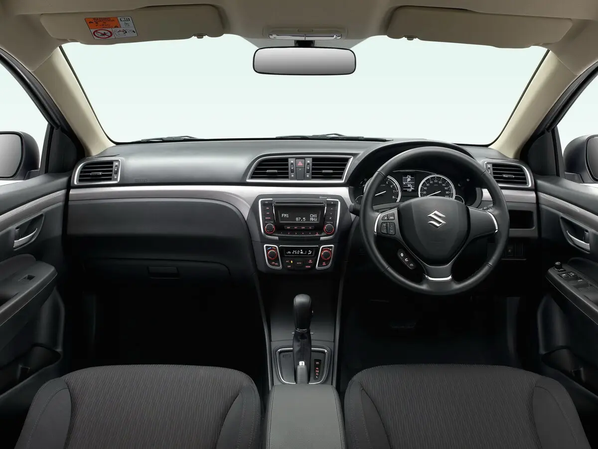 Suzuki Ciaz I Седан — сүрөт 5